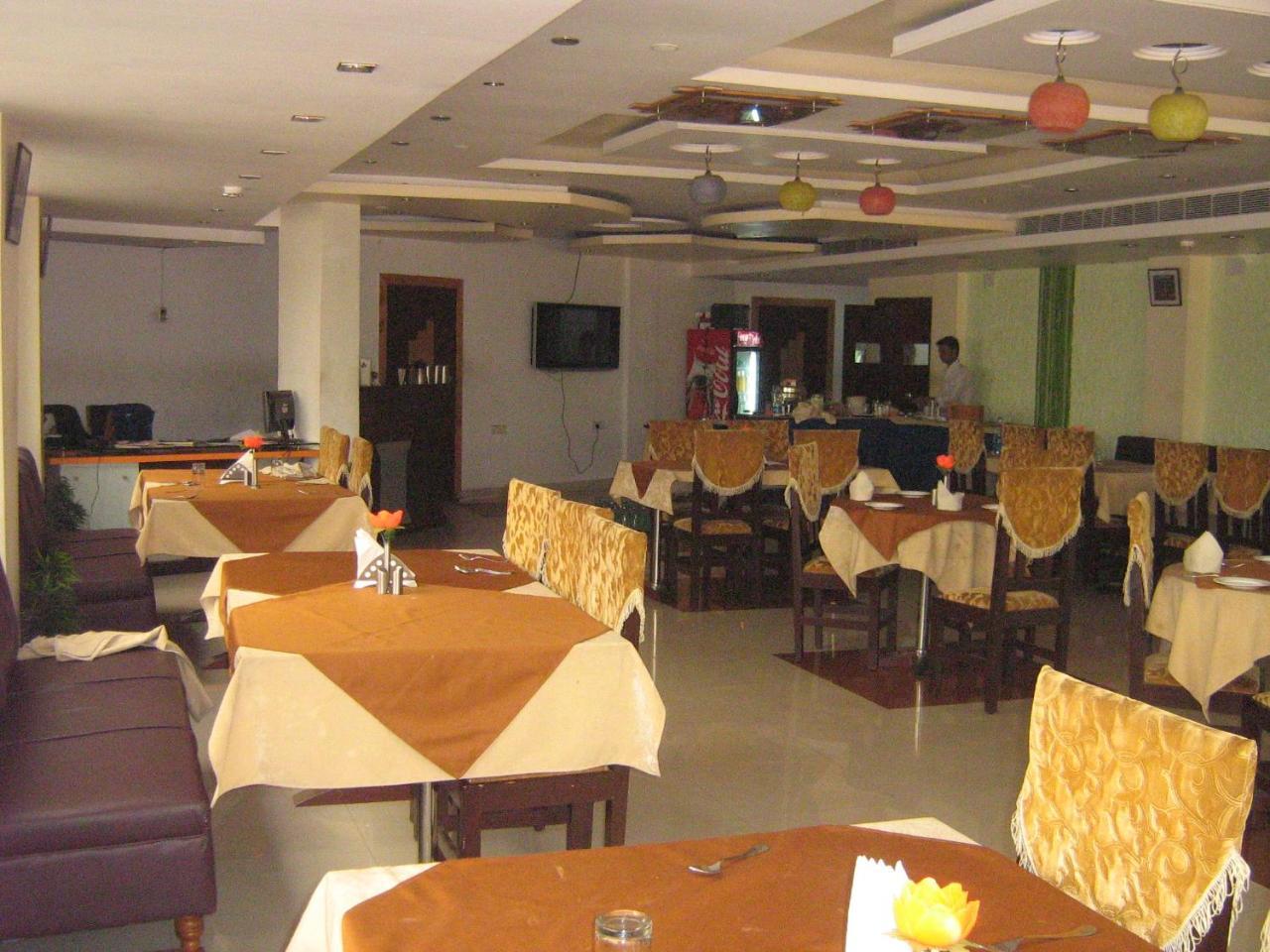 Hotel Ta-Tin Durgāpur Dış mekan fotoğraf
